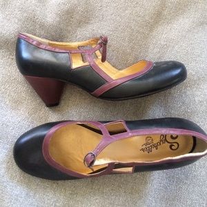 Seychelles size 9 Mary Jane pumps. SO COMFY