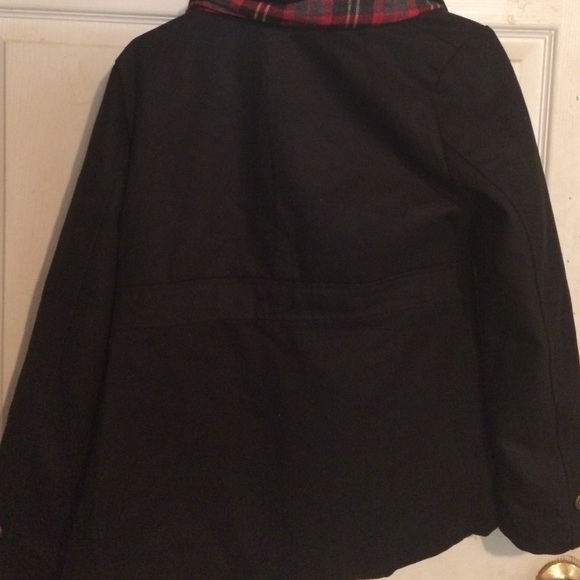 A cute winter jacket. Never worn tags still on it. - Picture 2 of 3