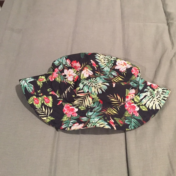 Floral bucket hat from journeys