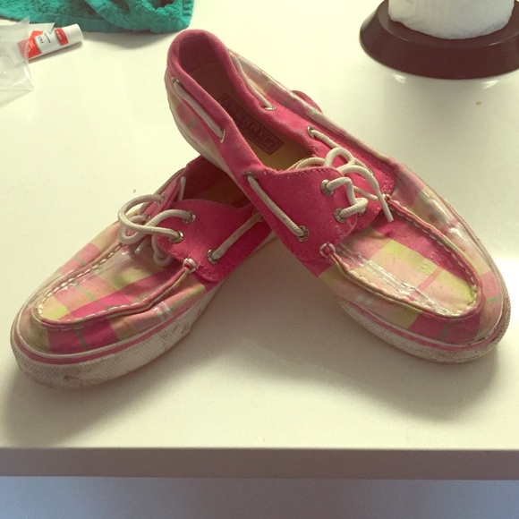 Pink sperrys