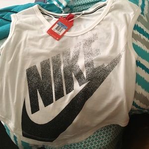 NIKE CROP TOP