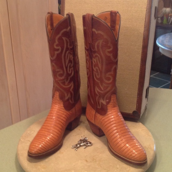 vintage lucchese women's boots