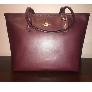 Authentic COACH Burgundy Tote OXBLOOD Zip Bag