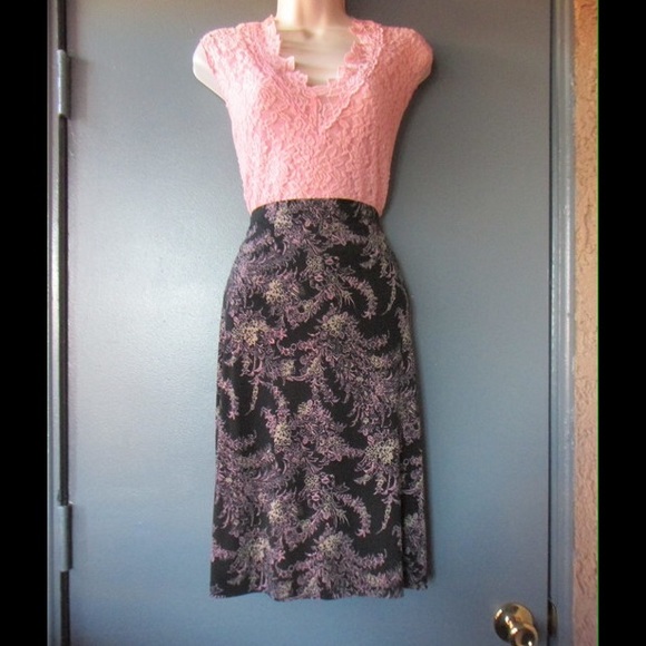 Divine Multi Flowery Rockabilly Skirt W/ Belt - Picture 3 of 4