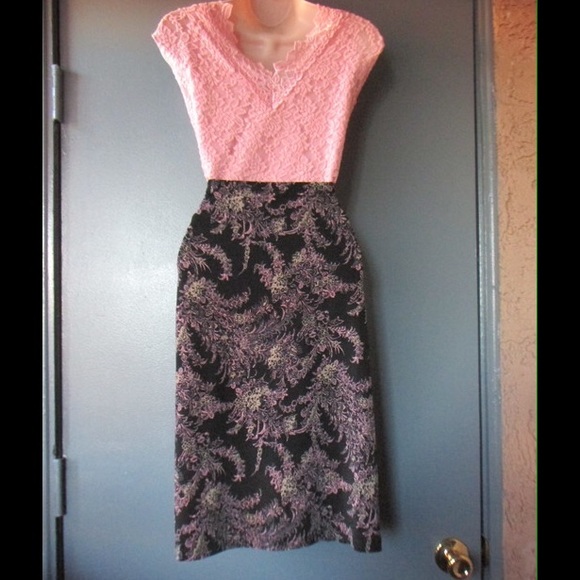 Divine Multi Flowery Rockabilly Skirt W/ Belt - Picture 4 of 4