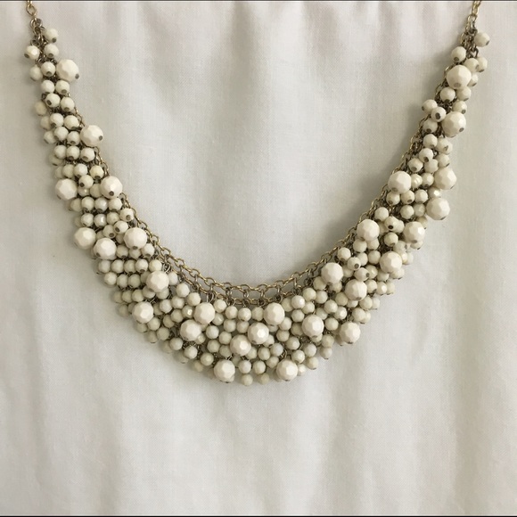 Jewelry - ecru bobble bib necklace