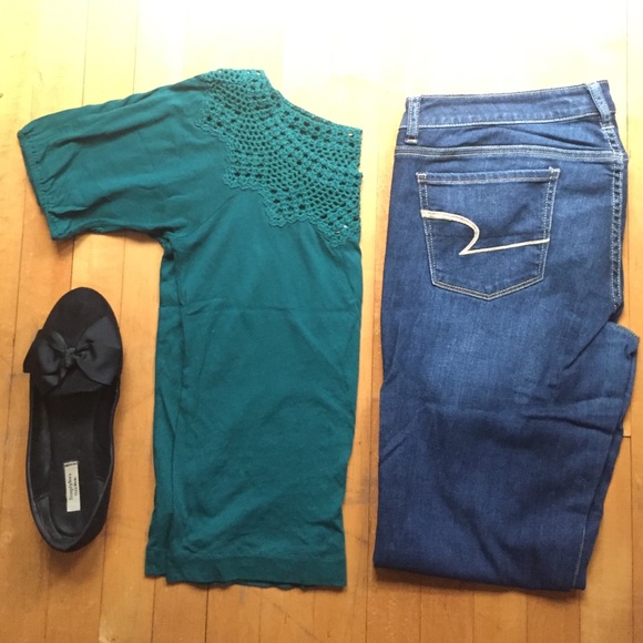 American Eagle Crochet Tshirt