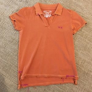 Orange collard cotton t-shirt.
