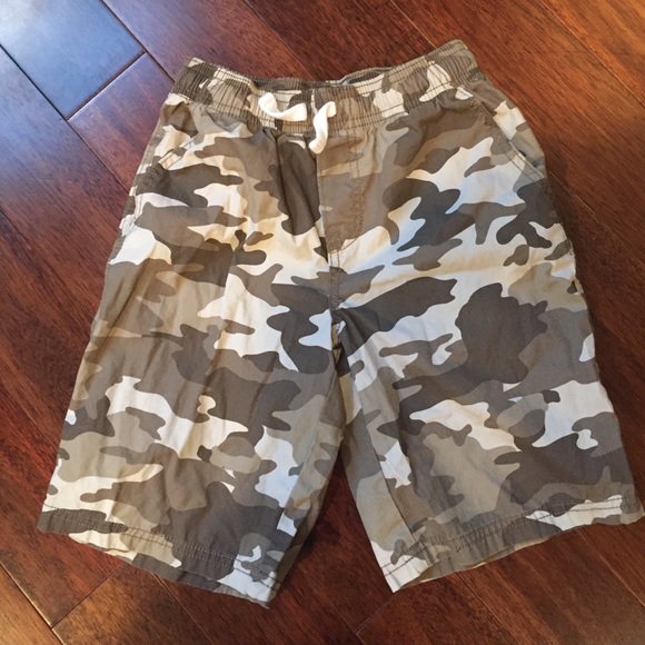 Crazy 8 Boy's camo shorts