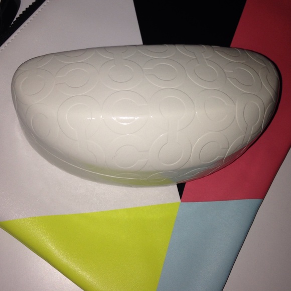 Brand new Coach cream Sunglass holder - Picture 2 of 4