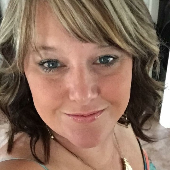 Meet your Posher, Holly ann - Picture 1 of 1