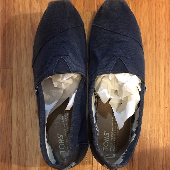 ❌FLAS SALE❌ navy blue TOMS 6.5