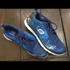 🍁 20% off 🍁Skechers 's Flex Memory foam.