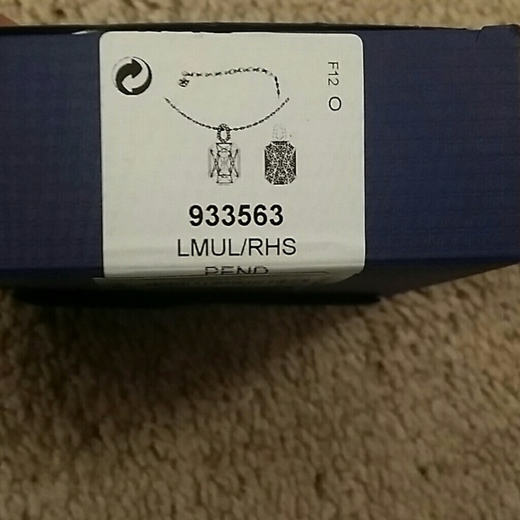 Swarovski necklace - Picture 3 of 3