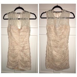 En Créme nude dress