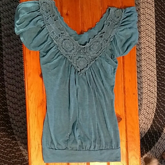 Tee shirt