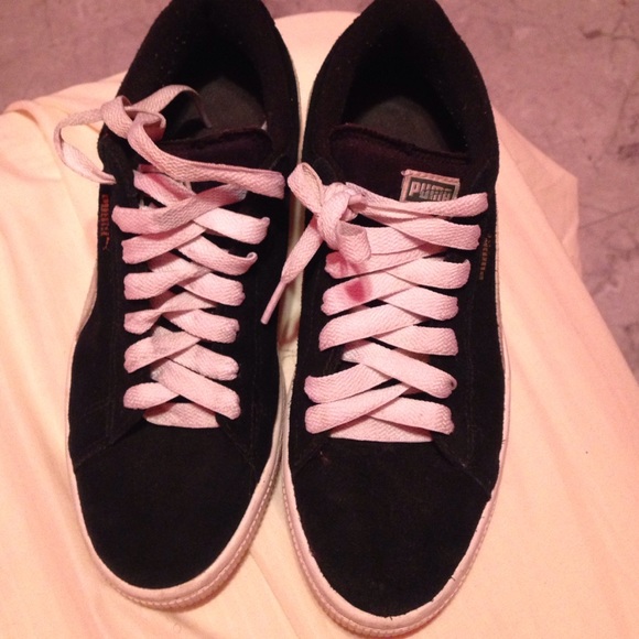 Black and gray Pumas