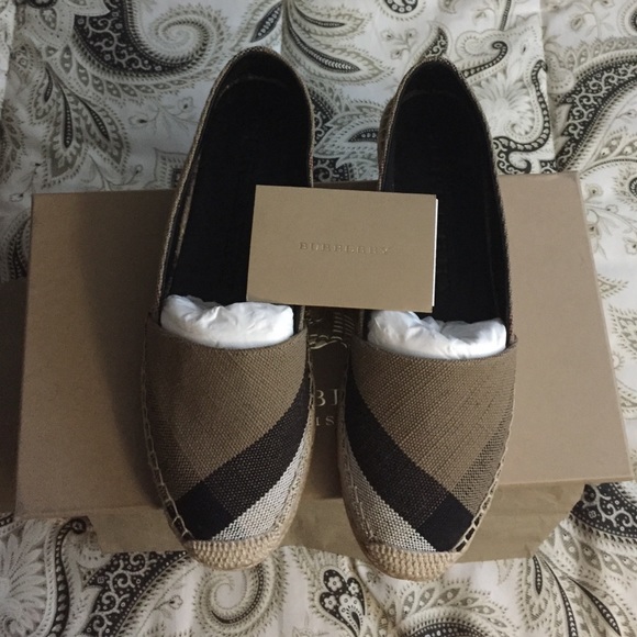 100000% authentic Burberry Espadrilles - Picture 2 of 4
