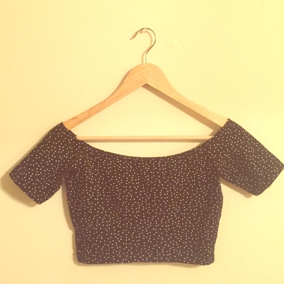 Over the shoulder American Apparel!