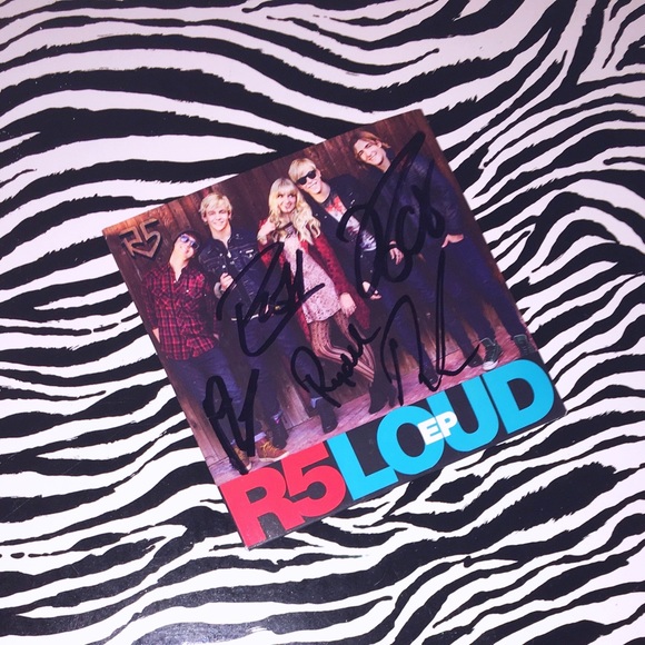 R5 Loud Tour VIP gift bag - Picture 2 of 4