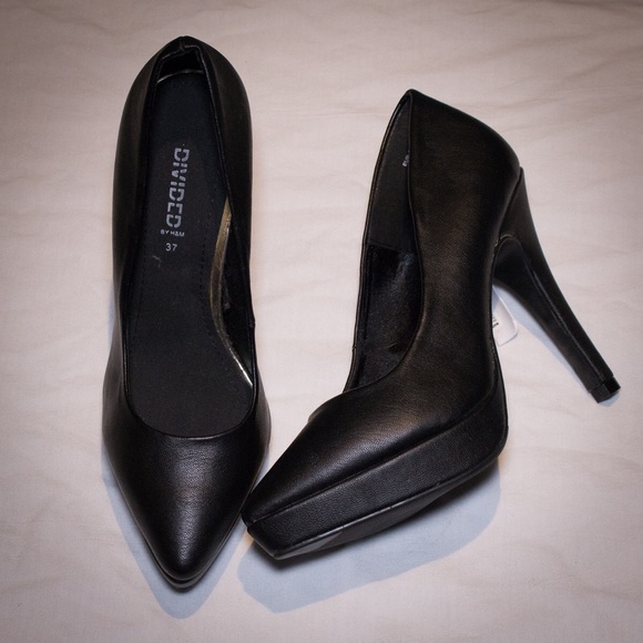 H&M pointy platform pumps