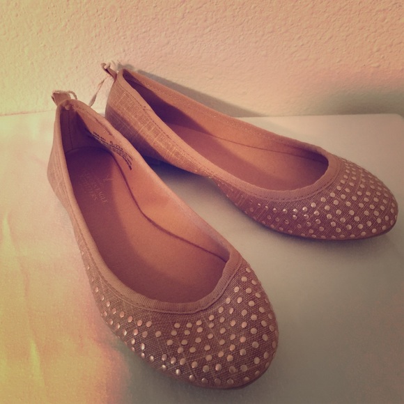 American Eagle Flat shoe