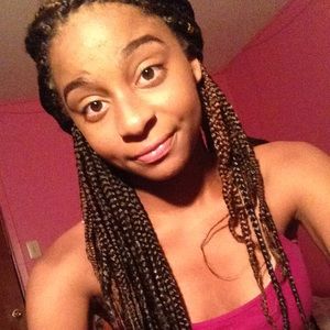 Meet your Posher, Dominique