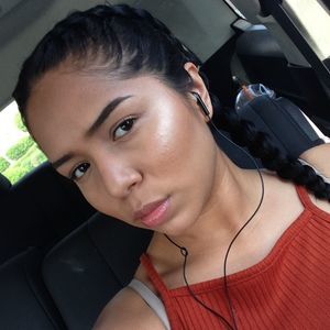 Meet your Posher, Daniella