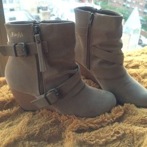 Blowfish booties! Never been worn