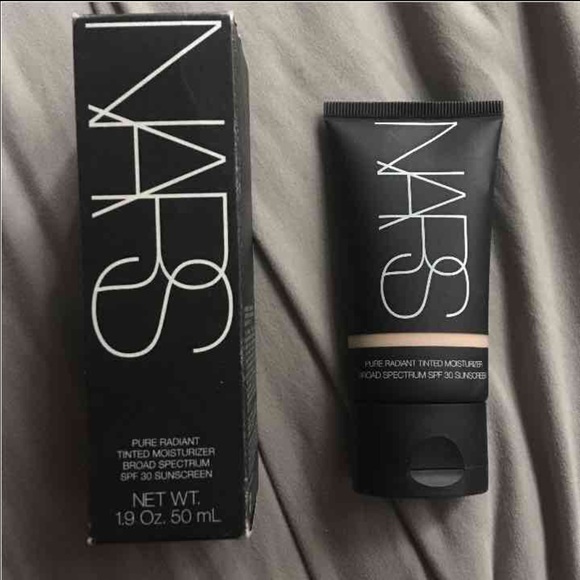 NARS Pure Radiant Tinted Moisturizer