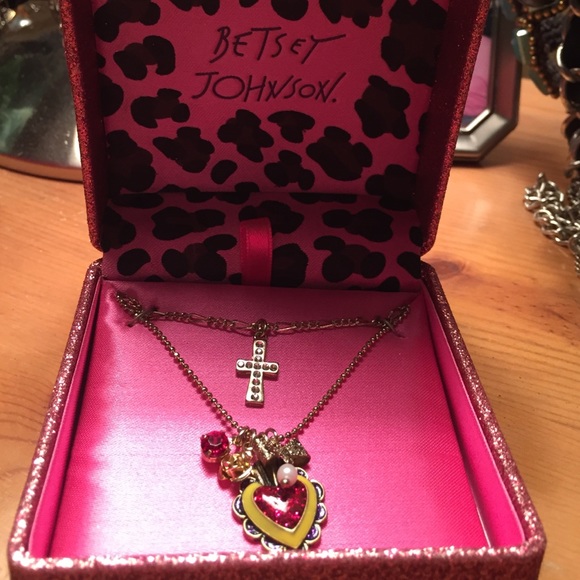 Betsey Johnson Gold heat and charm necklace