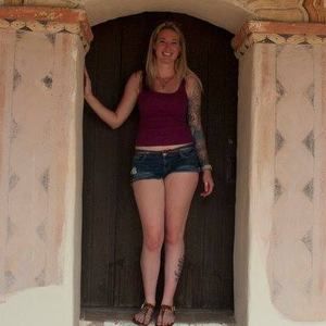 Meet your Posher, Leigh