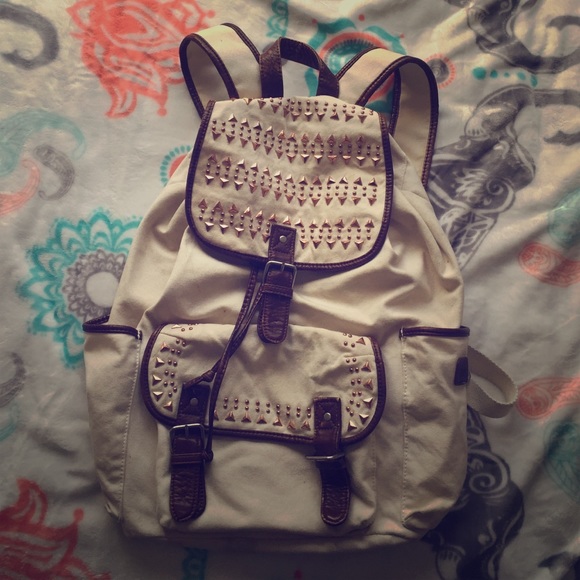 Aeropostale studded backpack😍