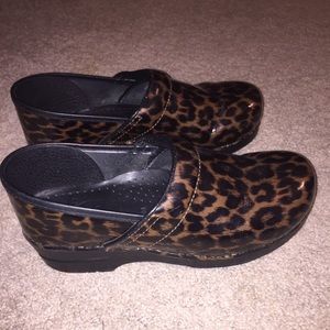 Danskos brown leopard print