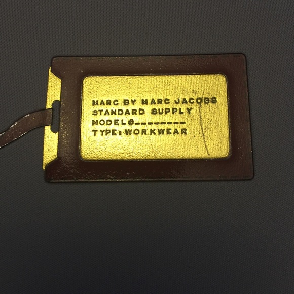Marc by Marc Jacobs Gravel grey Neoprene IPad NEW - Picture 2 of 4