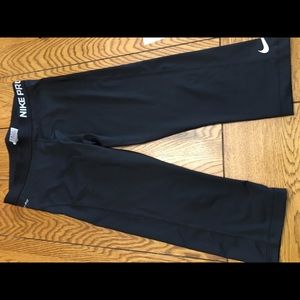Nike pro Dri- fit Capri NWOT