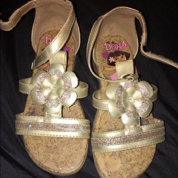 Dora sandels !