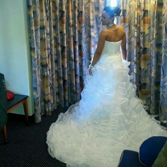 Galina Signature Wedding Gown - Picture 2 of 3