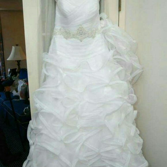 Galina Signature Wedding Gown - Picture 3 of 3