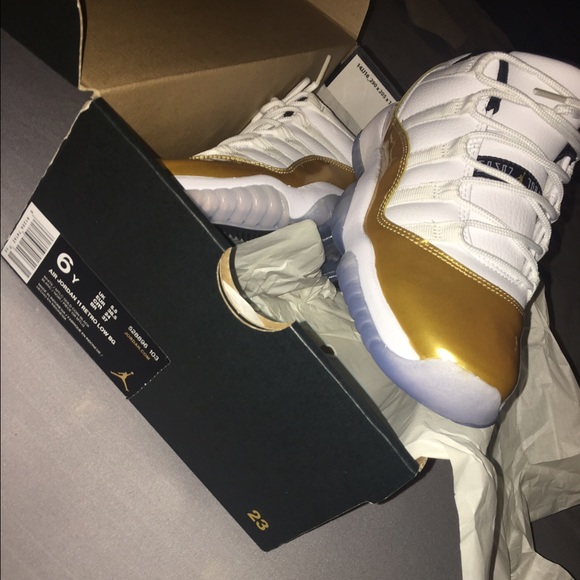 Air Jordan 11 (Closing Ceremony)