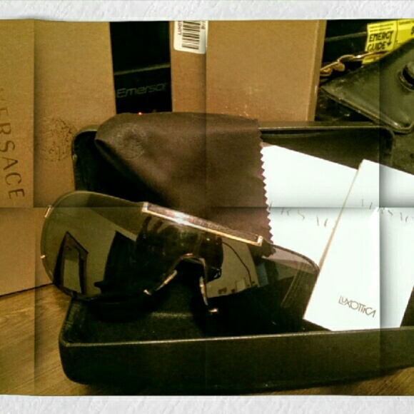 Authentic women's Versace sunglasses - Picture 3 of 3