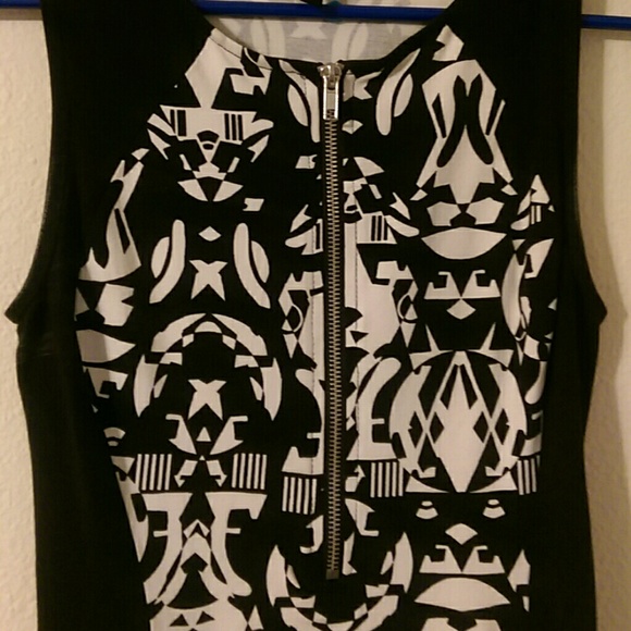 Geometric Print Mini - Picture 3 of 3