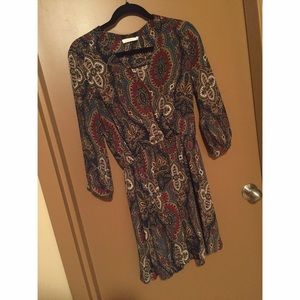 Dress with quarter sleeves