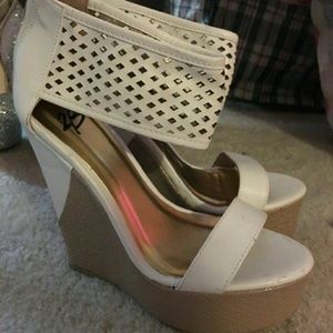 Bebe heels