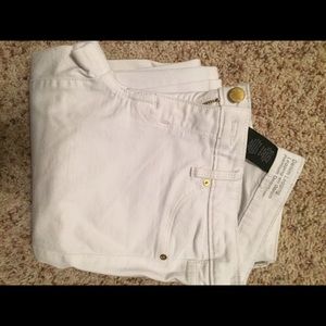 WHITE ZIPPER JEANS