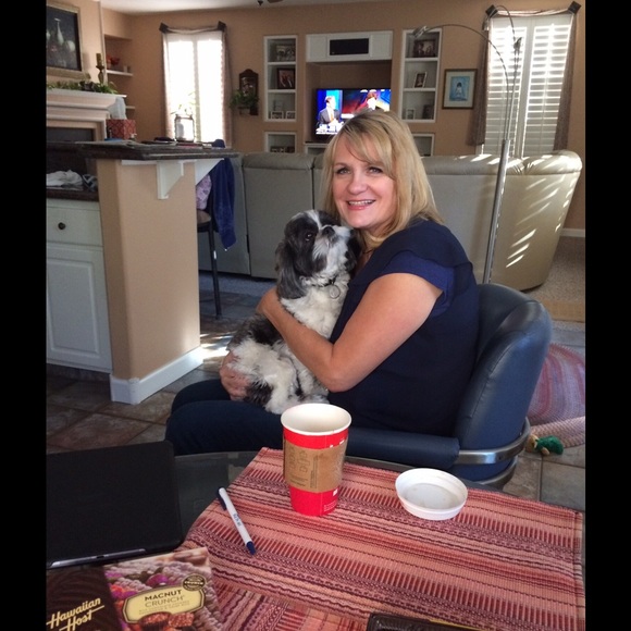 Meet your Posher, Pam - Picture 2 of 3