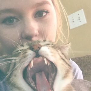 Meet your Posher, Claire