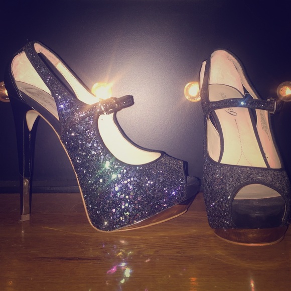 Boutique 9 sparkle platform heels size 7.5