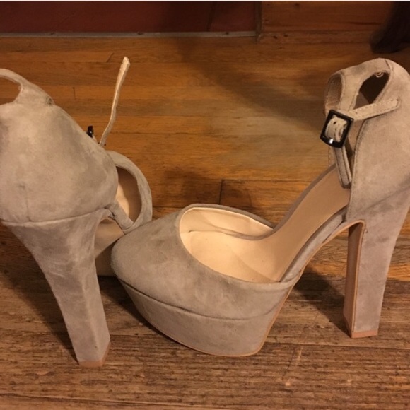 Zara gray suede platform heels