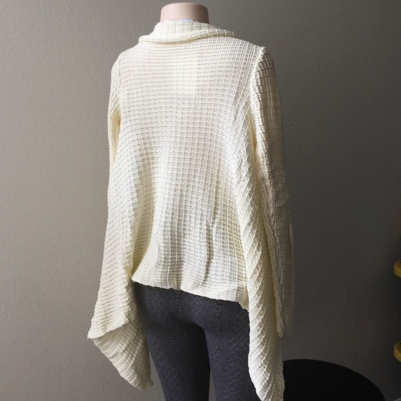 ❤️LAST ONE❤️ • High/Low Knit Cardigan • - Picture 2 of 4